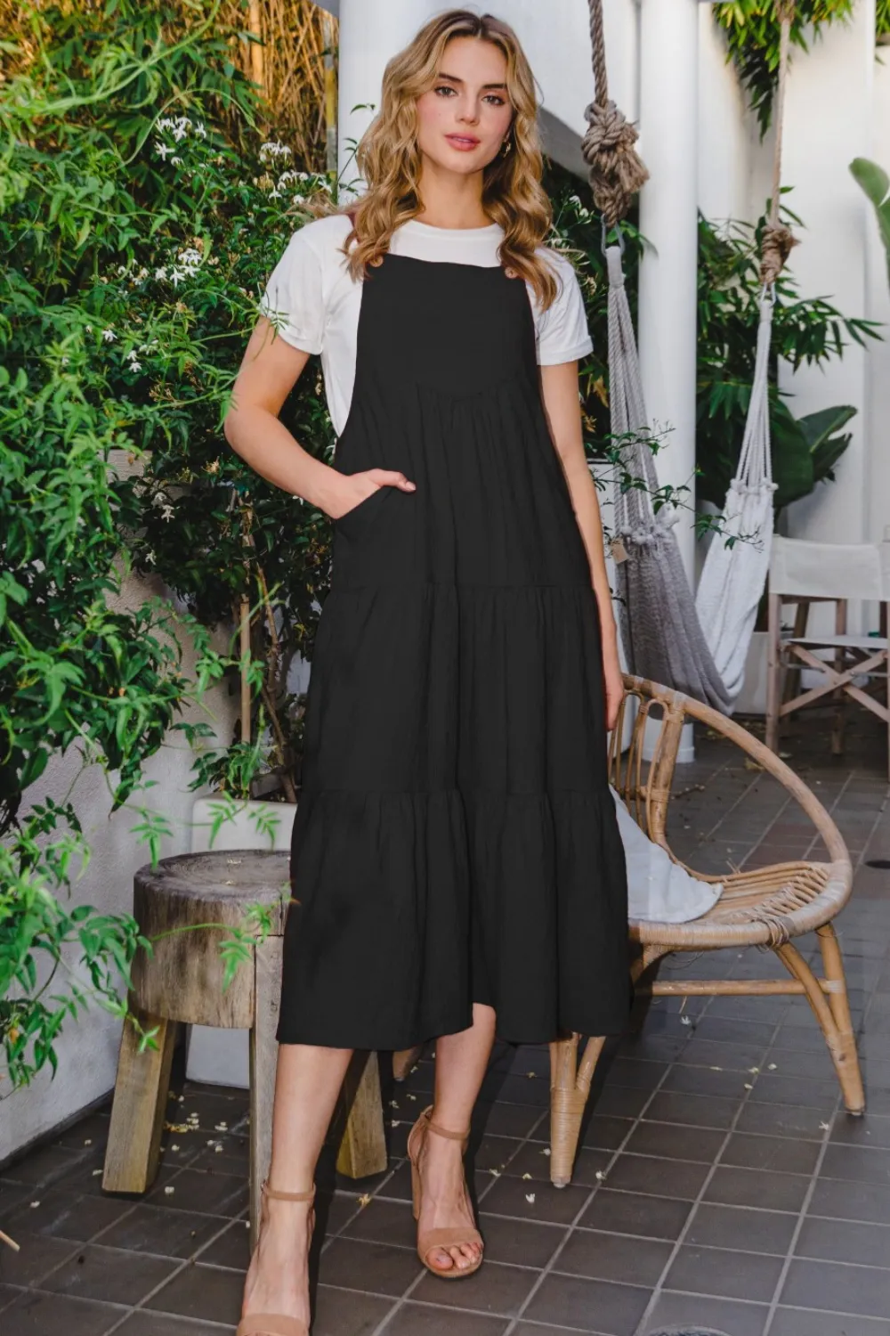 Full Size Sleeveless Tiered Midi Dress - Black