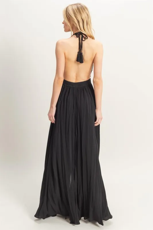Halter-Neck-Fitted-Waist-Flowy-Maxi-Dress-Black-4