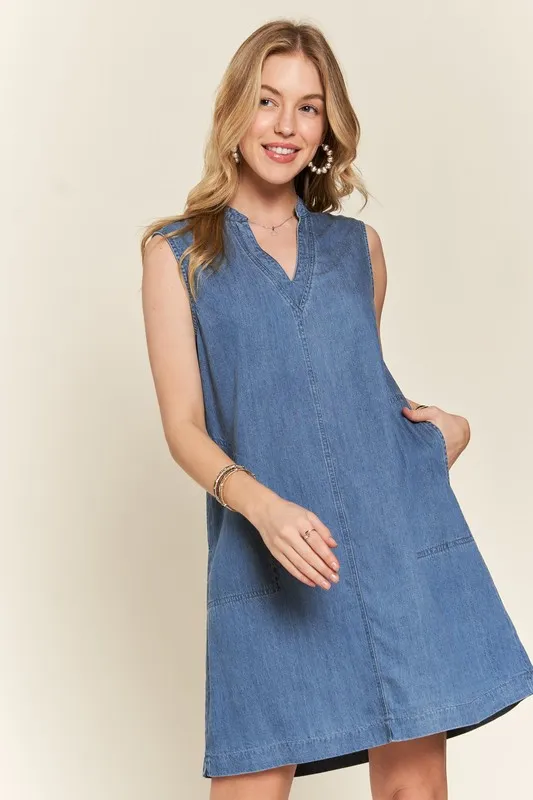 Notched-Sleeveless-Denim-Dress-with-Pockets-Medium-3