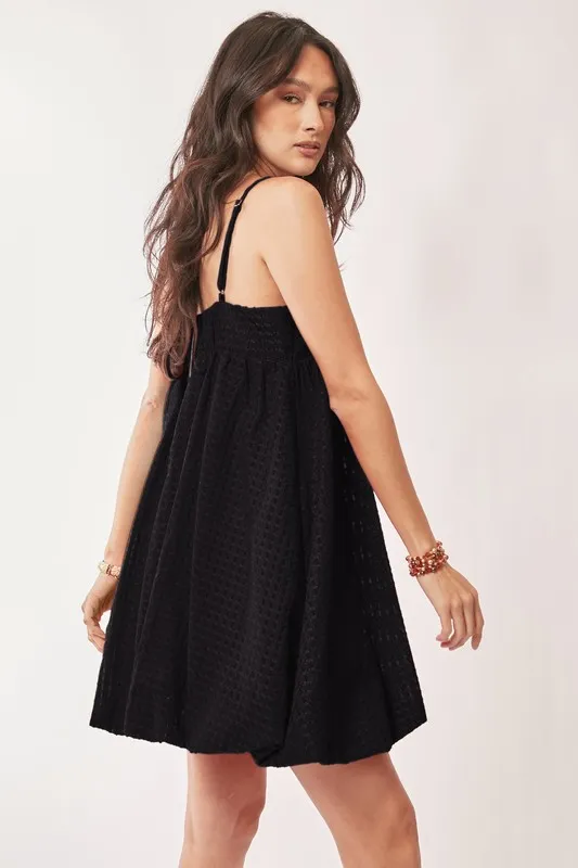 Textured-Sweetheart-Neckline-Bubble-Hem-Dress-Black-4